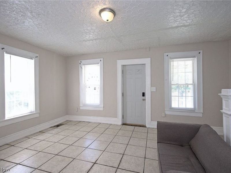 519 Wellington Avenue , Akron, OH 44305 Photo 5