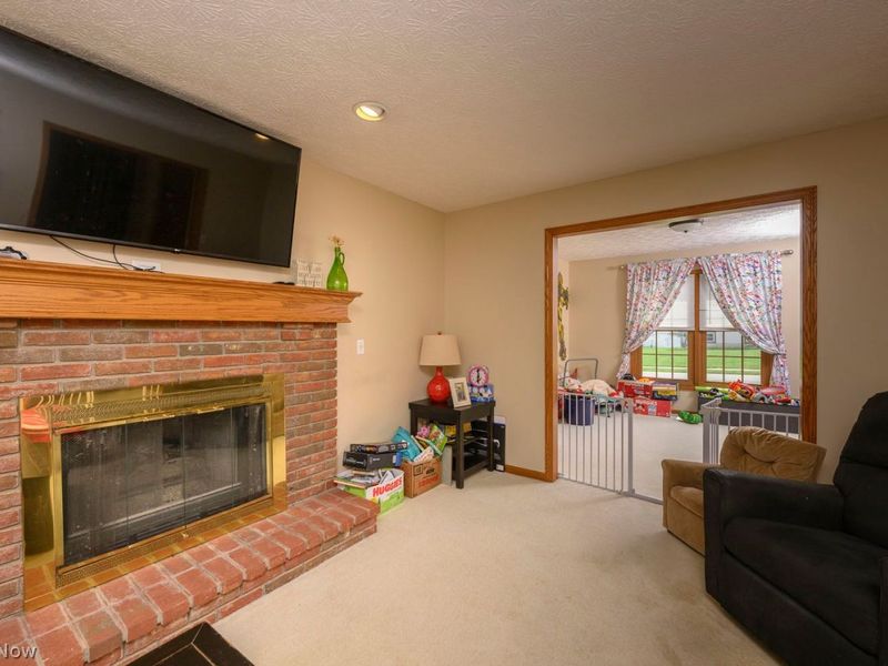 205 Shawnee Circle, Louisville, OH 44641 Photo 12