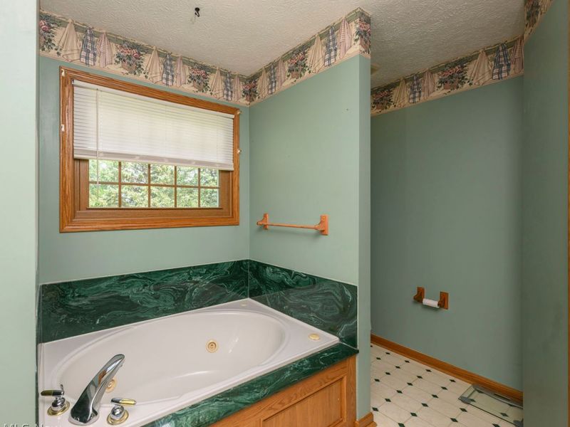 205 Shawnee Circle, Louisville, OH 44641 Photo 19