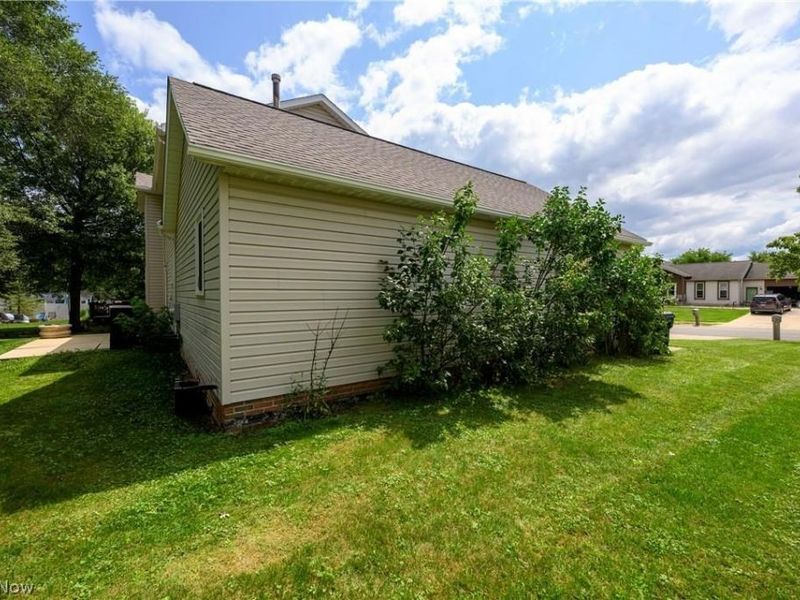 205 Shawnee Circle, Louisville, OH 44641 Photo 32