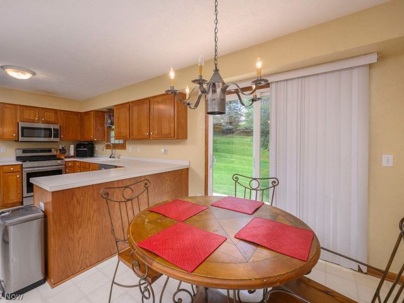 205 Shawnee Circle, Louisville, OH 44641 Photo 4