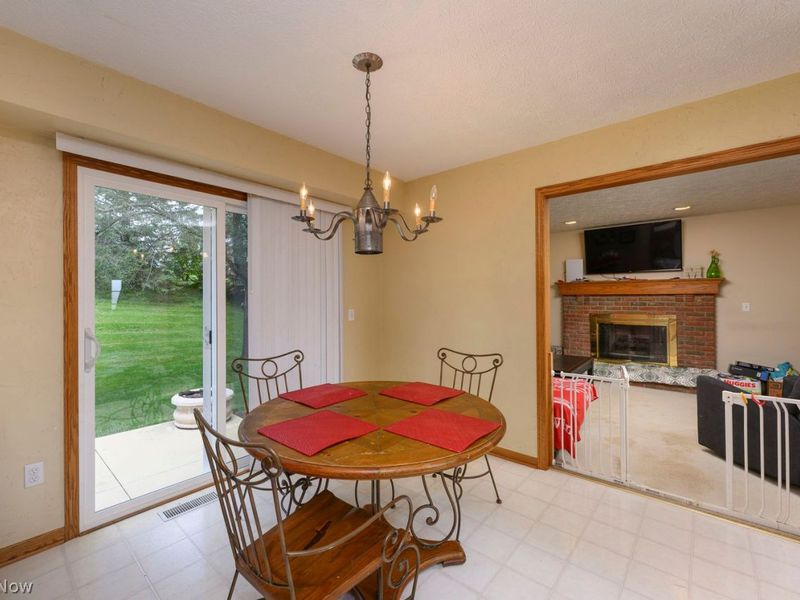 205 Shawnee Circle, Louisville, OH 44641 Photo 5