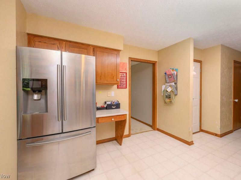 205 Shawnee Circle, Louisville, OH 44641 Photo 6