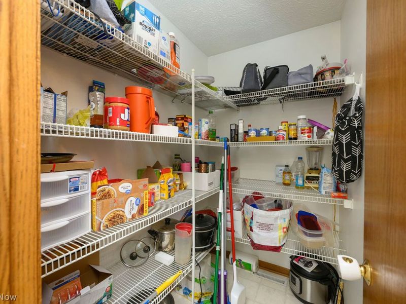 205 Shawnee Circle, Louisville, OH 44641 Photo 9