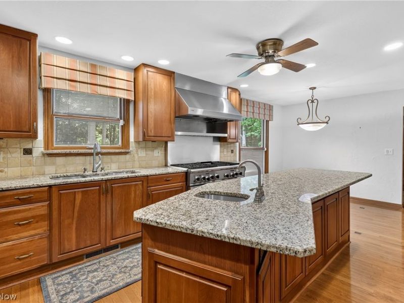 134 Quail Hollow Circle SE, Howland, OH 44484 Photo 10