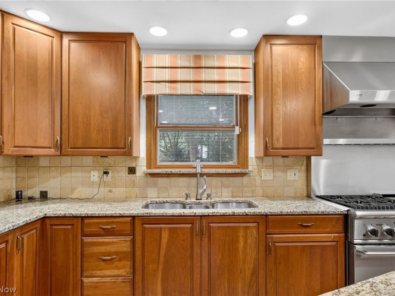 134 Quail Hollow Circle SE, Howland, OH 44484 Photo 9