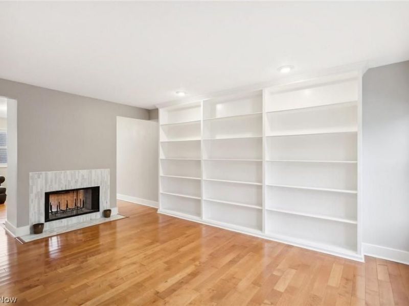 3027 Circle Court, Cleveland, OH 44113 Photo 3