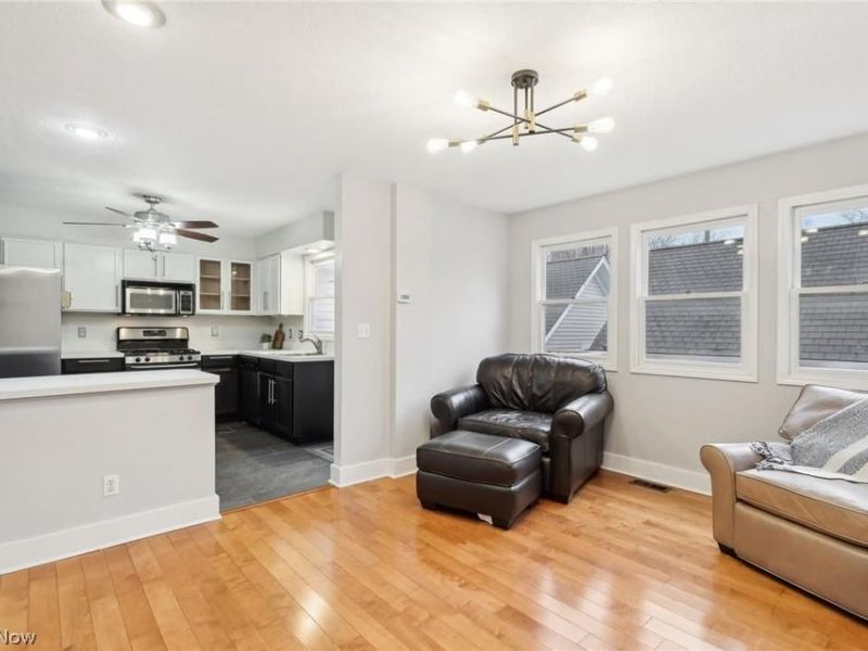 3027 Circle Court, Cleveland, OH 44113 Photo 6