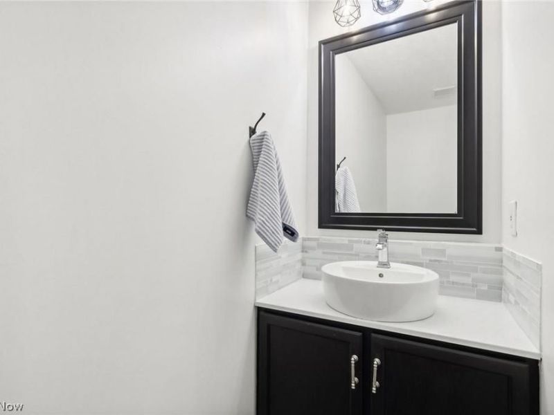 3027 Circle Court, Cleveland, OH 44113 Photo 9