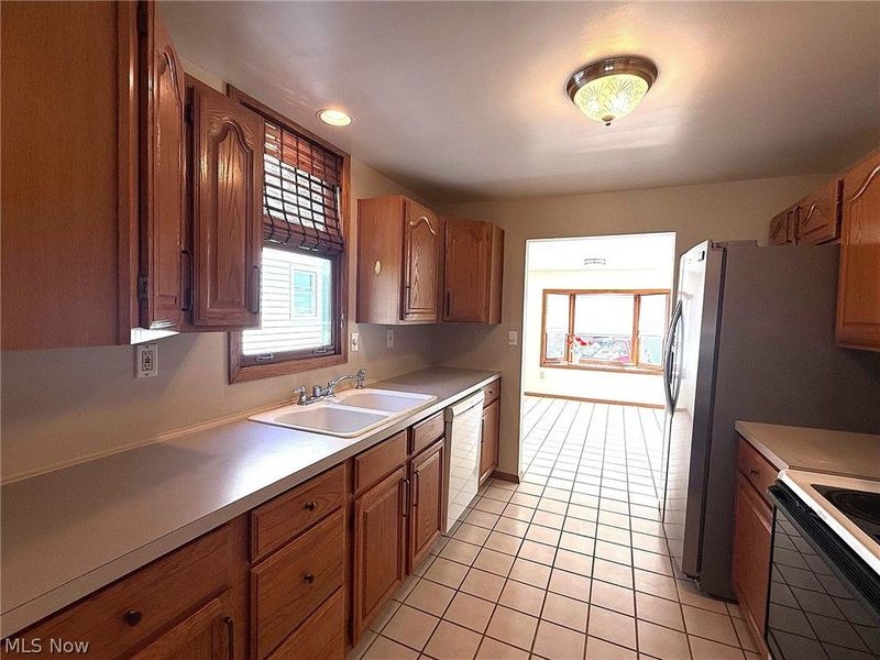 24195 Maple Ridge Road, North Olmsted, OH 44070 Photo 10
