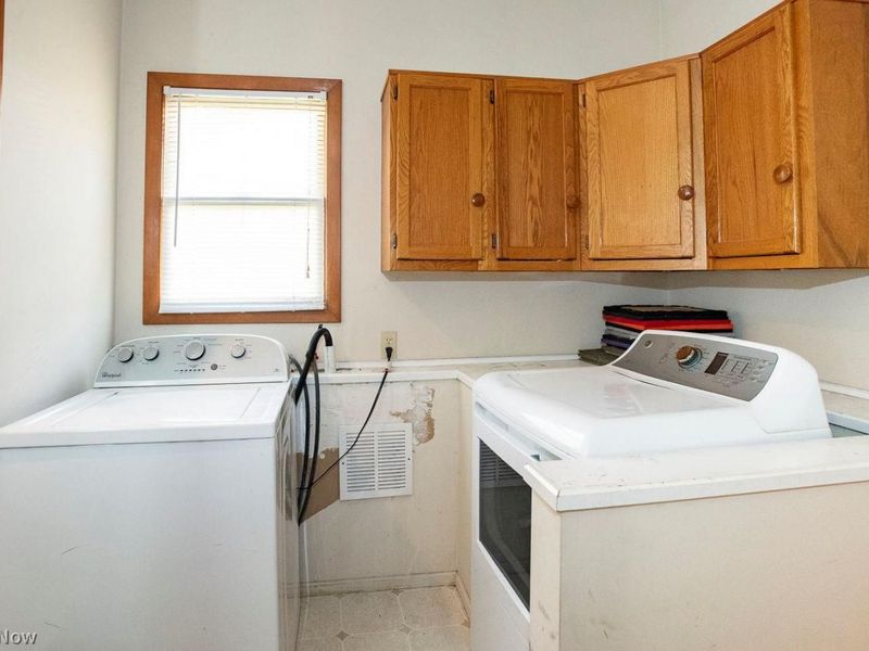 24195 Maple Ridge Road, North Olmsted, OH 44070 Photo 14