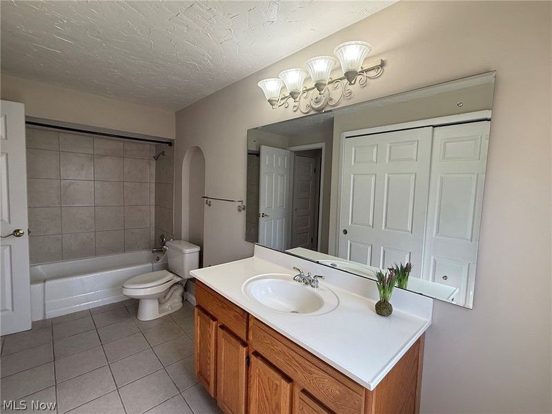 24195 Maple Ridge Road, North Olmsted, OH 44070 Photo 21