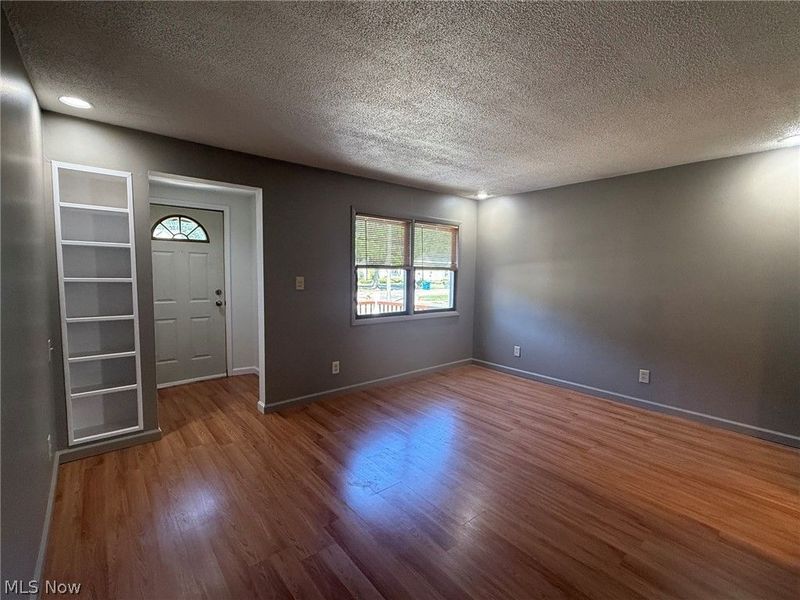 24195 Maple Ridge Road, North Olmsted, OH 44070 Photo 7