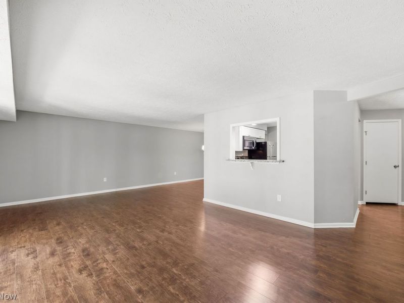 1931 King James Parkway, Unit 323, Westlake, OH 44145 Photo 5