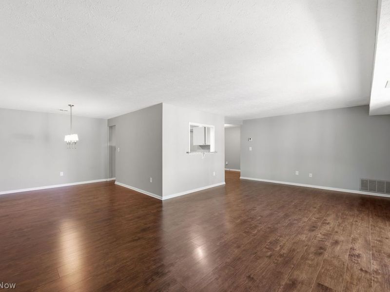 1931 King James Parkway, Unit 323, Westlake, OH 44145 Photo 6