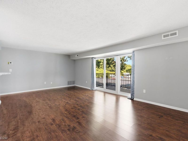 1931 King James Parkway, Unit 323, Westlake, OH 44145 Photo 8
