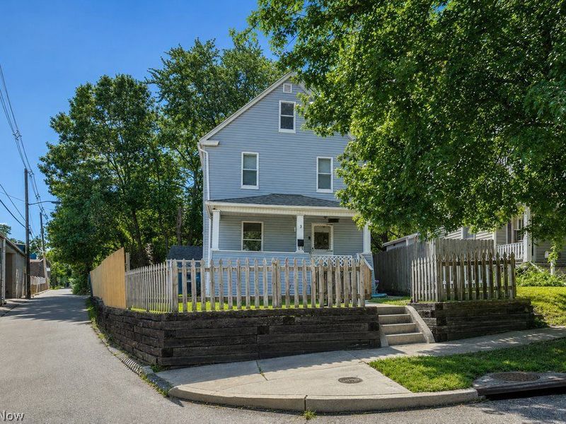 2156 7th Street SW, Akron, OH 44314 Photo 2