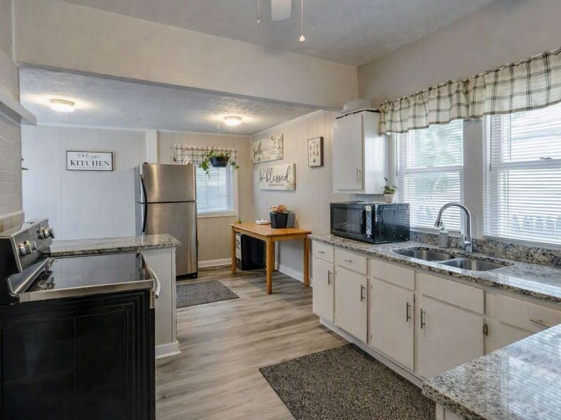 2156 7th Street SW, Akron, OH 44314 Photo 4