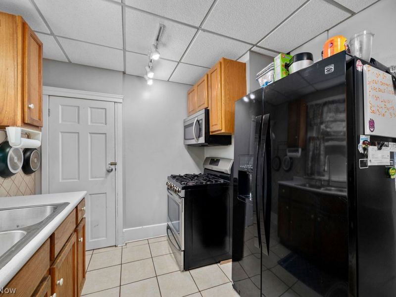 148 Clinton Avenue, Elyria, OH 44035 Photo 10