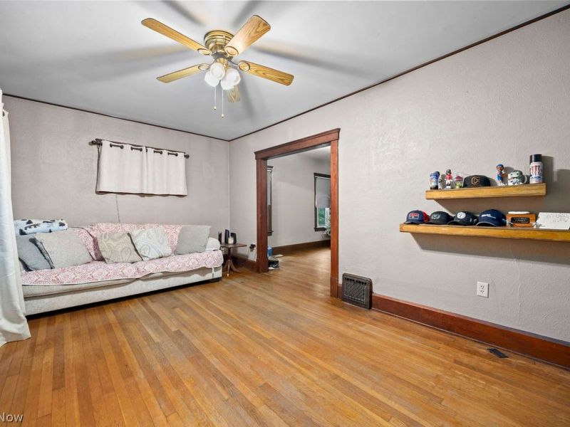 148 Clinton Avenue, Elyria, OH 44035 Photo 2