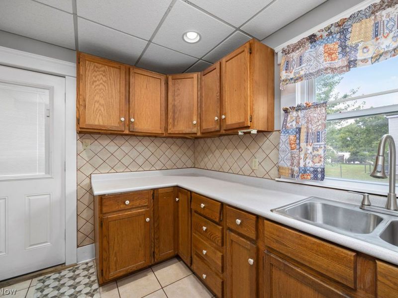 148 Clinton Avenue, Elyria, OH 44035 Photo 7