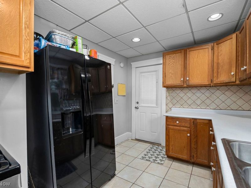 148 Clinton Avenue, Elyria, OH 44035 Photo 9