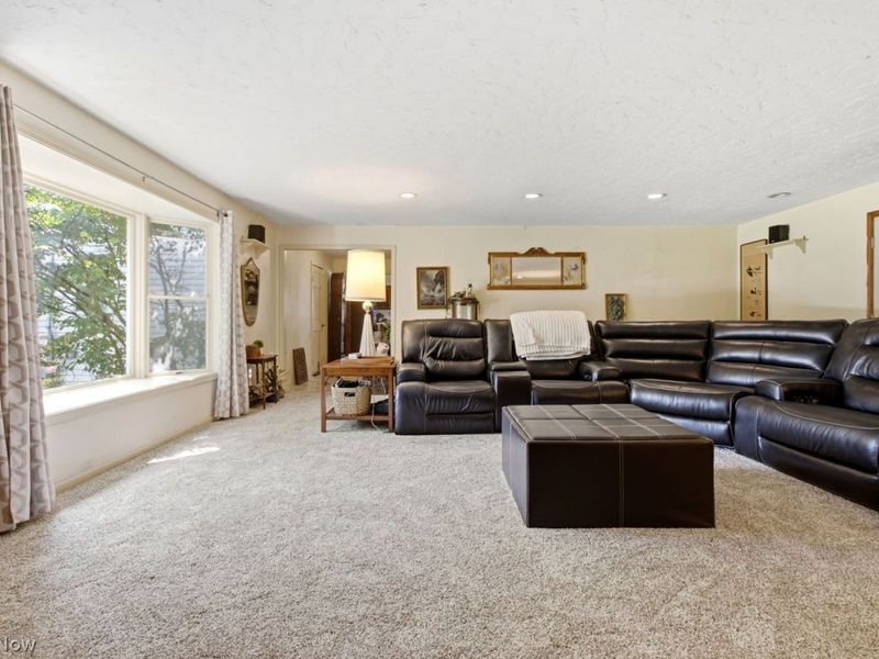 435 North Street, Chardon, OH 44024 Photo 6