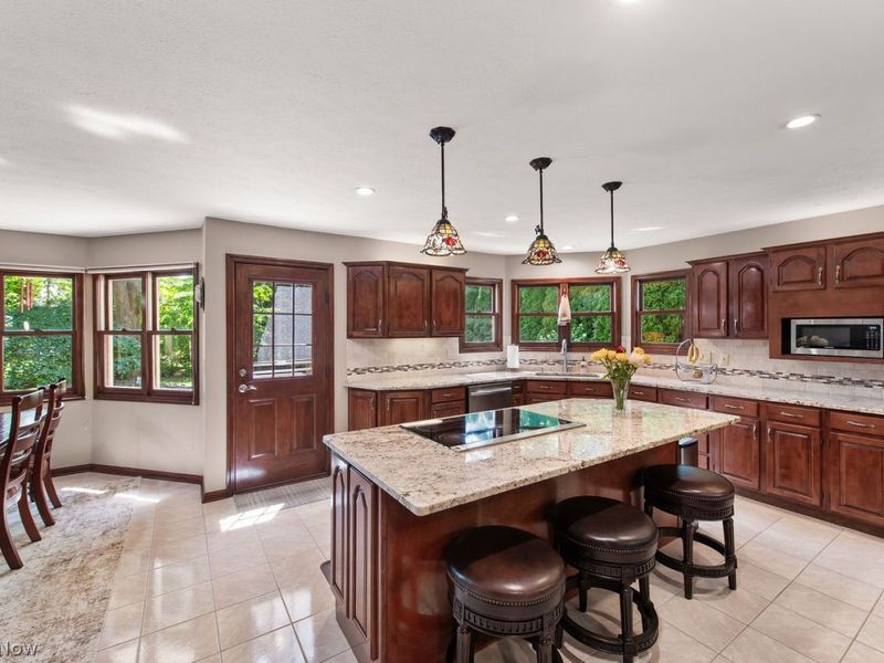 30939 Riviera Lane, Westlake, OH 44145 Photo 15