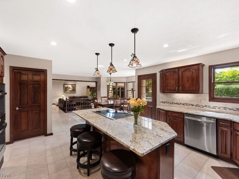 30939 Riviera Lane, Westlake, OH 44145 Photo 16