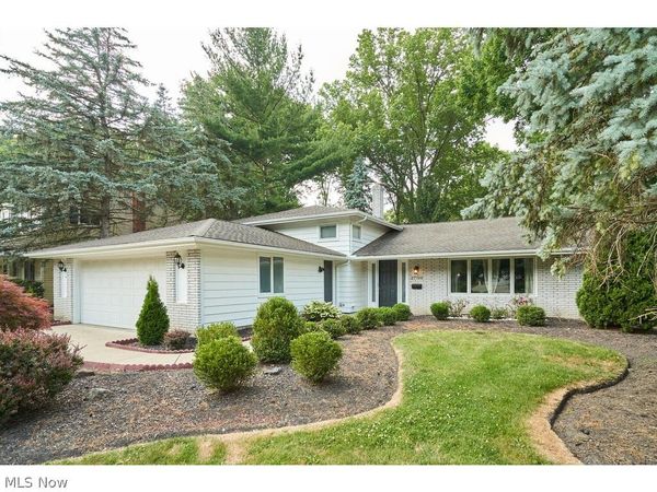 27798 Edgepark Drive, North Olmsted, OH 44070