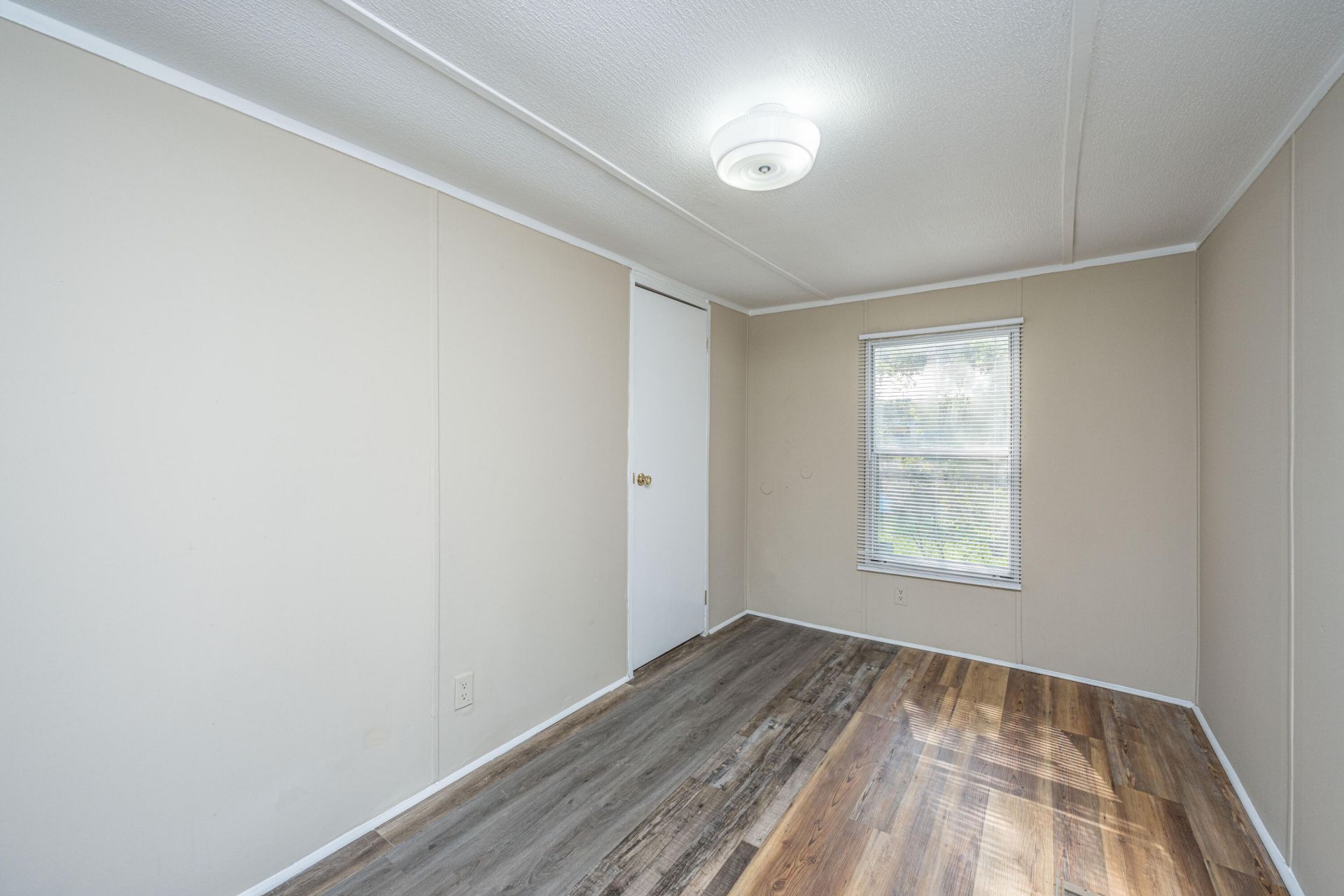 2155 Poinsettia Avenue Photo 16
