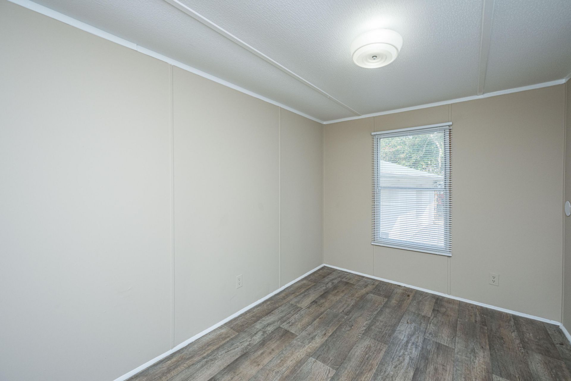 2155 Poinsettia Avenue Photo 20