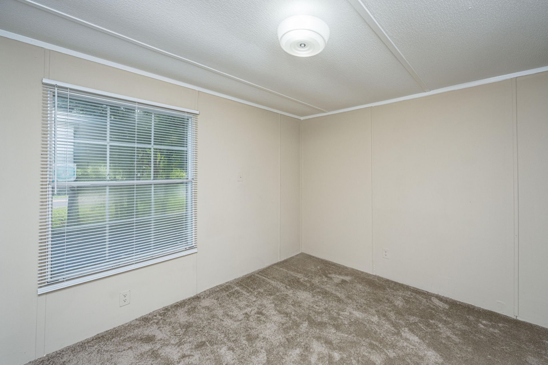 2155 Poinsettia Avenue Photo 23