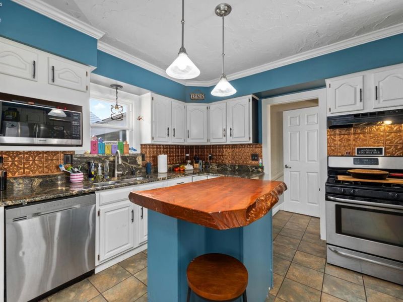 16903 Woodbury Avenue, Cleveland, OH 44135 Photo 6