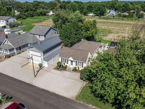 229 N Sackett Road, Marblehead, OH 43440