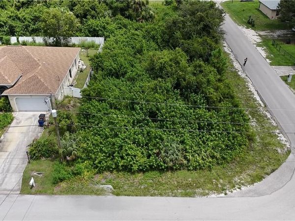 3000 12th ST W, LEHIGH ACRES, FL 33971