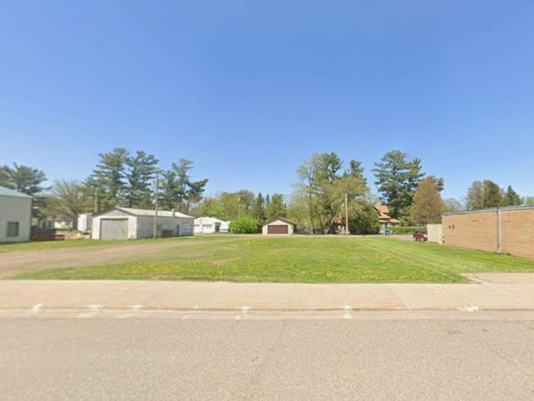 608 Main Street W, Isle, MN 56342