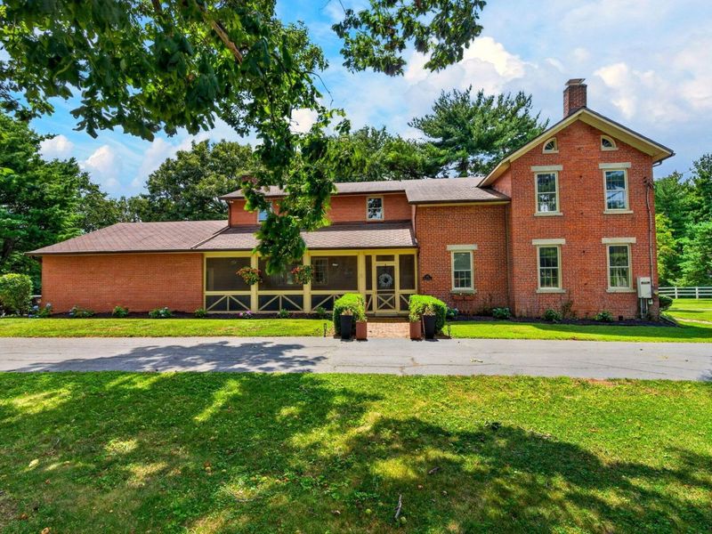111 E Hocking Street , Canal Winchester, OH 43110 Photo 4