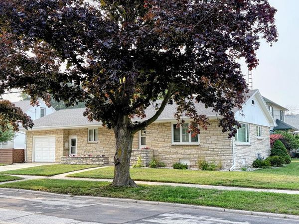1504 Philippen STREET, Manitowoc, WI 54220
