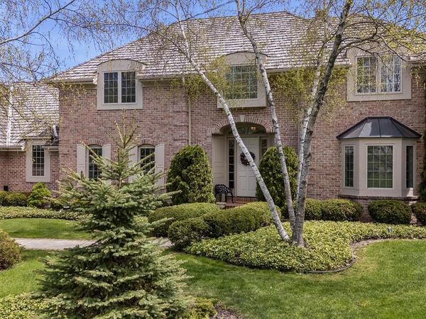 11404 N Justin DRIVE, Mequon, WI 53092