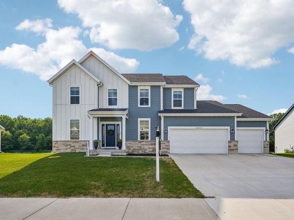 W242N5623 Peppertree DRIVE S, Sussex, WI 53089