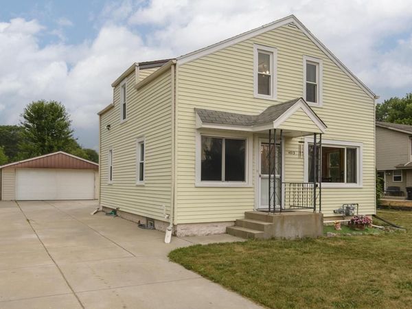 4013 S 40th STREET, Greenfield, WI 53221