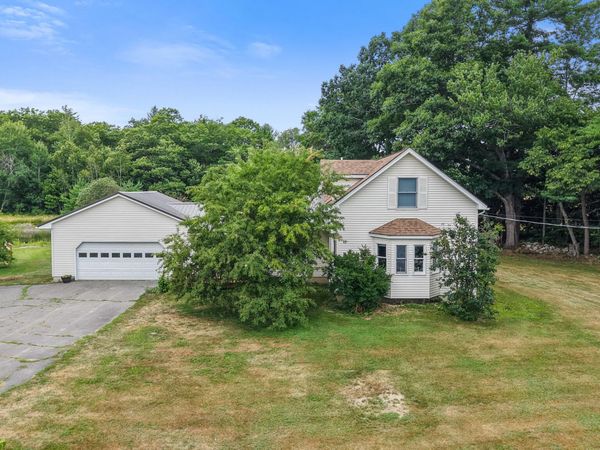 92 Bellsqueeze Road , Benton, ME 04901
