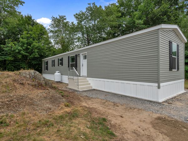 15 Gowell Lane , Litchfield, ME 04350