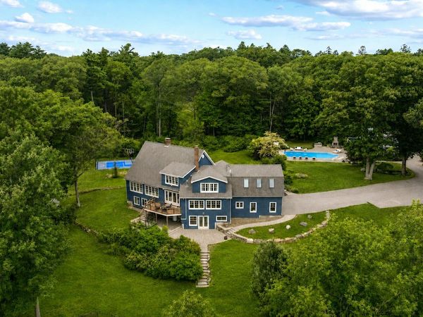 440 Mitchell Road , Cape Elizabeth, ME 04107