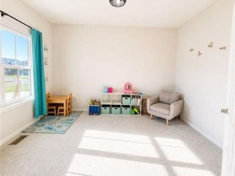 433 Sydney Drive, Tipp City, OH 45371 Photo 6