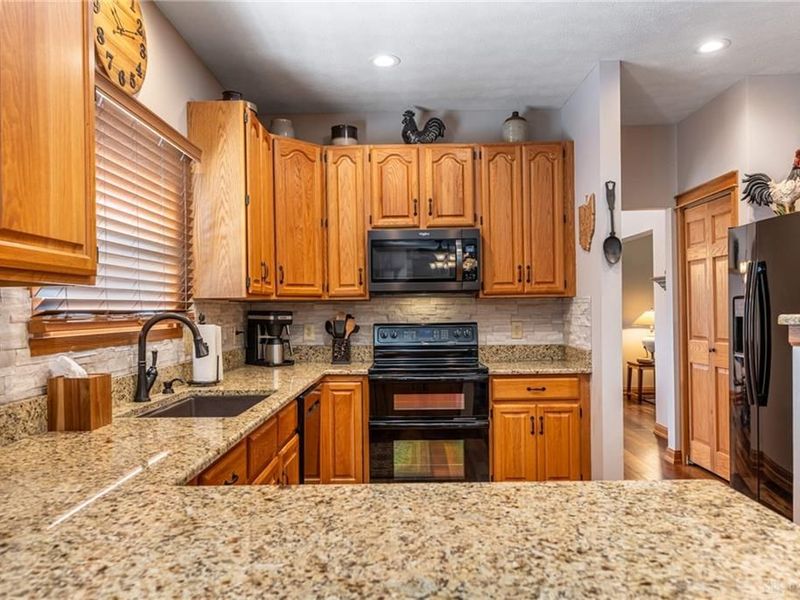 512 Harvest Court, Fairborn, OH 45324 Photo 11