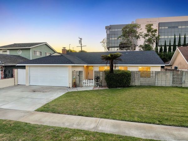 20431 Seven Seas Lane , Huntington Beach, CA 92646