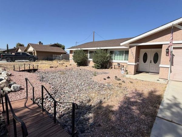 11852 Jamacha Rd , Apple Valley, CA 92308