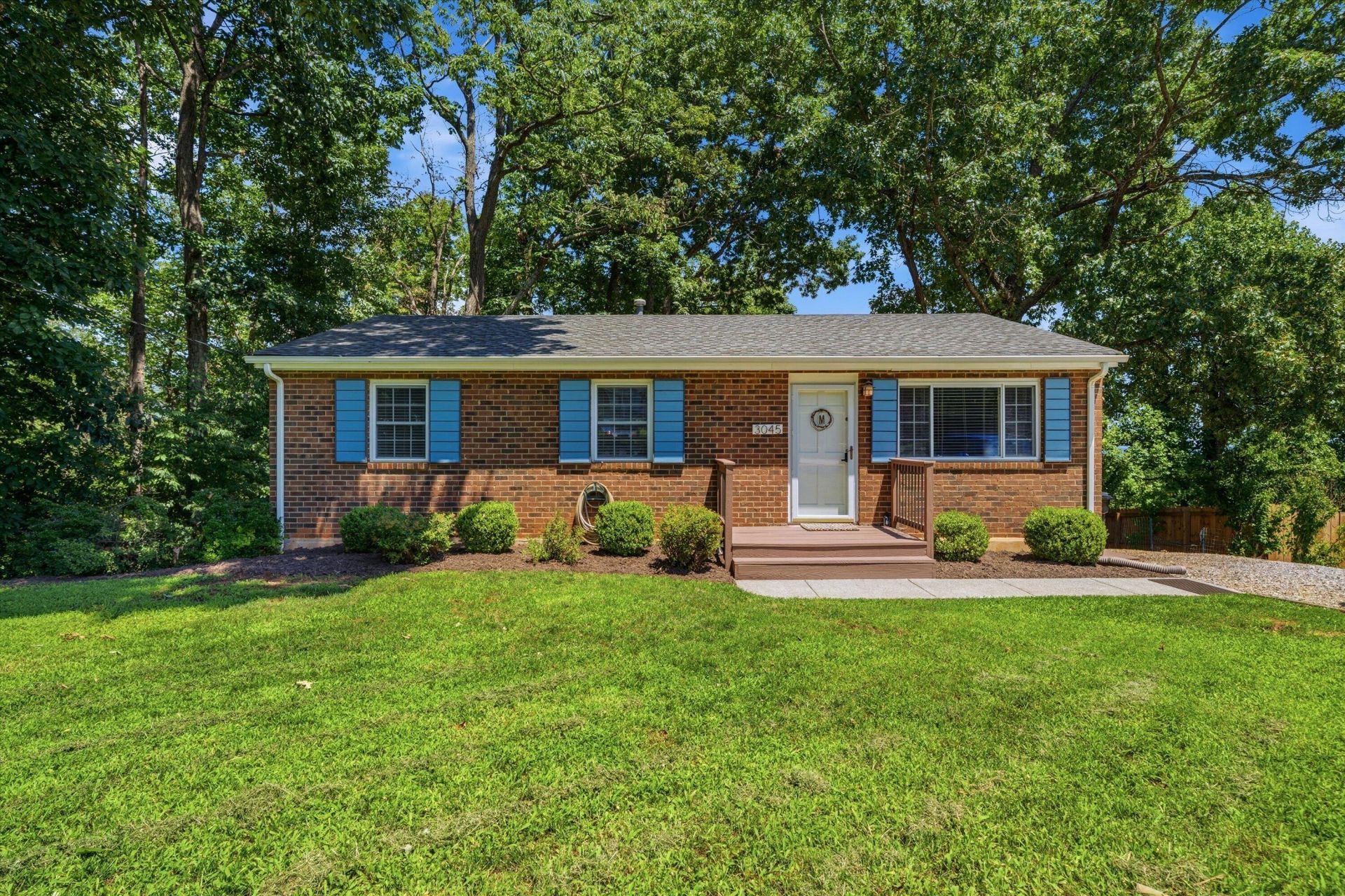 3045 Creekwood Dr, Salem, VA 24153 Main Photo